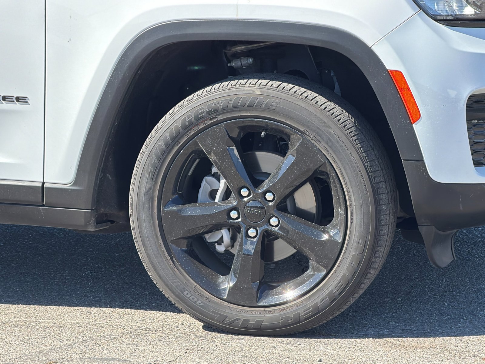 Used 2023 Jeep Grand Cherokee Altitude AWD/4WD image 35