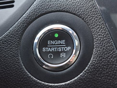 Used 2019 Ford Explorer Limited w/ Limited Luxury Package FWD image 32