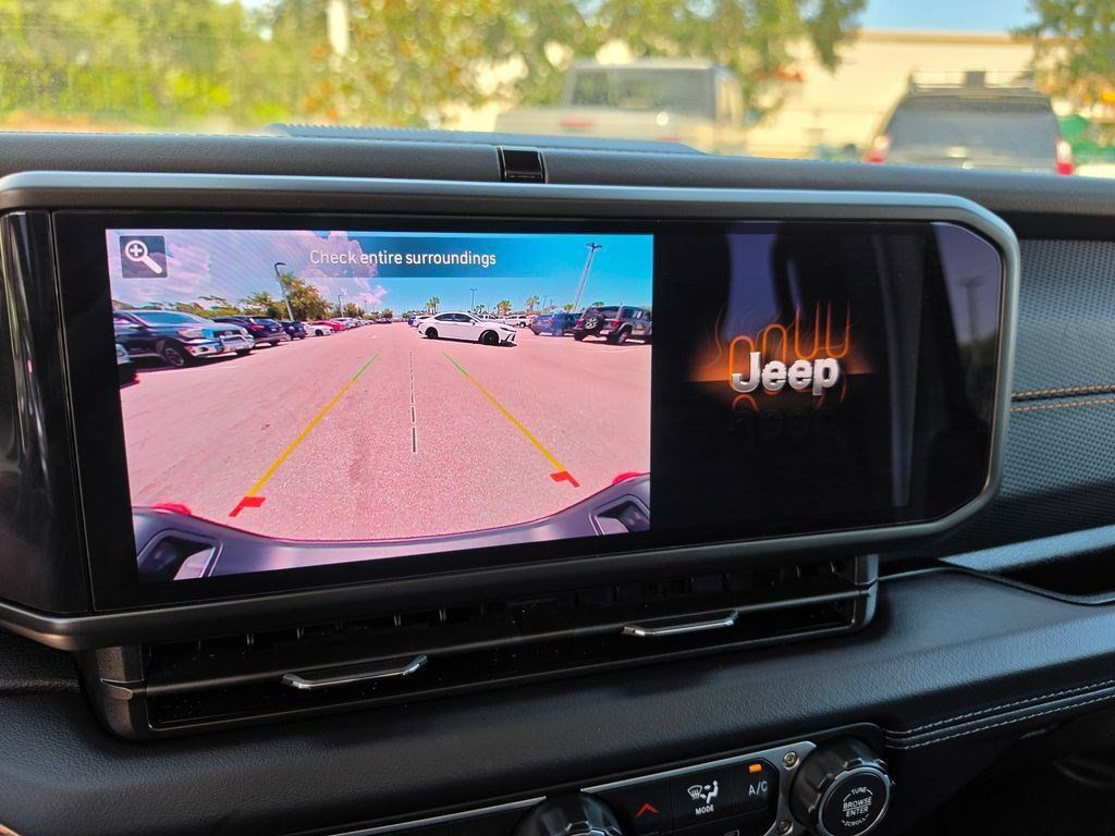 Used 2026 Jeep Gladiator Mojave AWD/4WD image 19