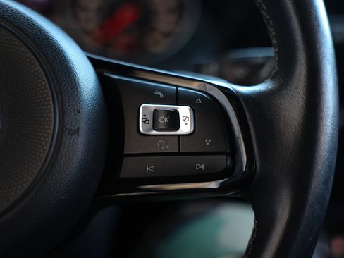Used 2018 Volkswagen GTI Autobahn FWD image 32