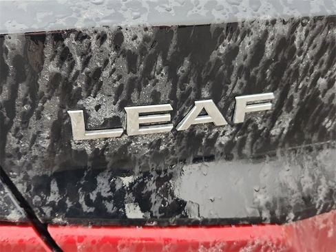 Used 2020 Nissan Leaf SV w/ SV Technology Package image 11