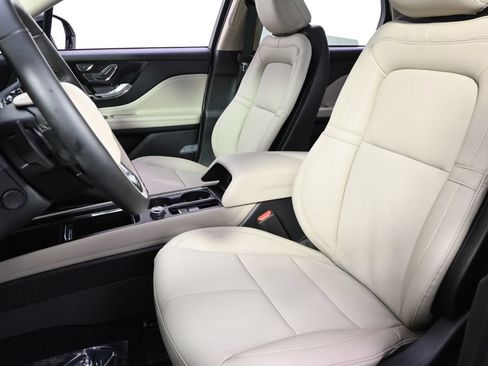 New 2026 Lincoln Corsair Reserve w/ Jet Appearance Package AWD/4WD image 13