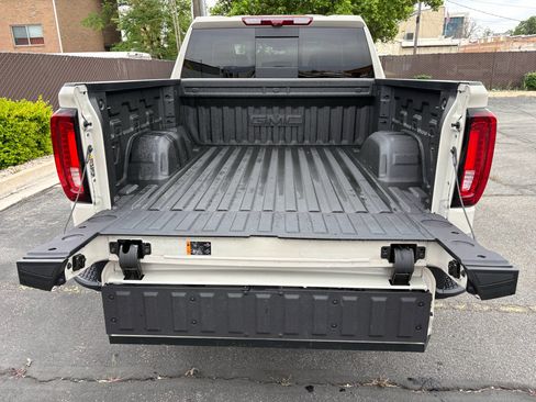 Used 2026 GMC Sierra 1500 AT4X w/ LPO, Black Badging Package AWD/4WD image 7