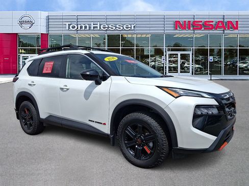 Certified 2026 Nissan Rogue SV AWD/4WD image 1