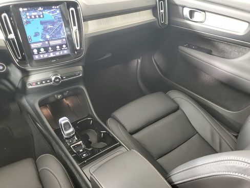 Certified 2026 Volvo XC40 B5 Plus AWD/4WD image 19