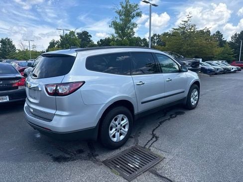 Used 2016 Chevrolet Traverse LS FWD image 5