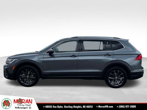 Used 2022 Volkswagen Tiguan SE AWD/4WD image 2