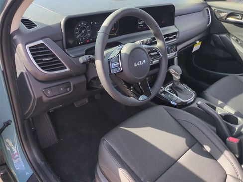 New 2026 Kia Seltos EX image 9