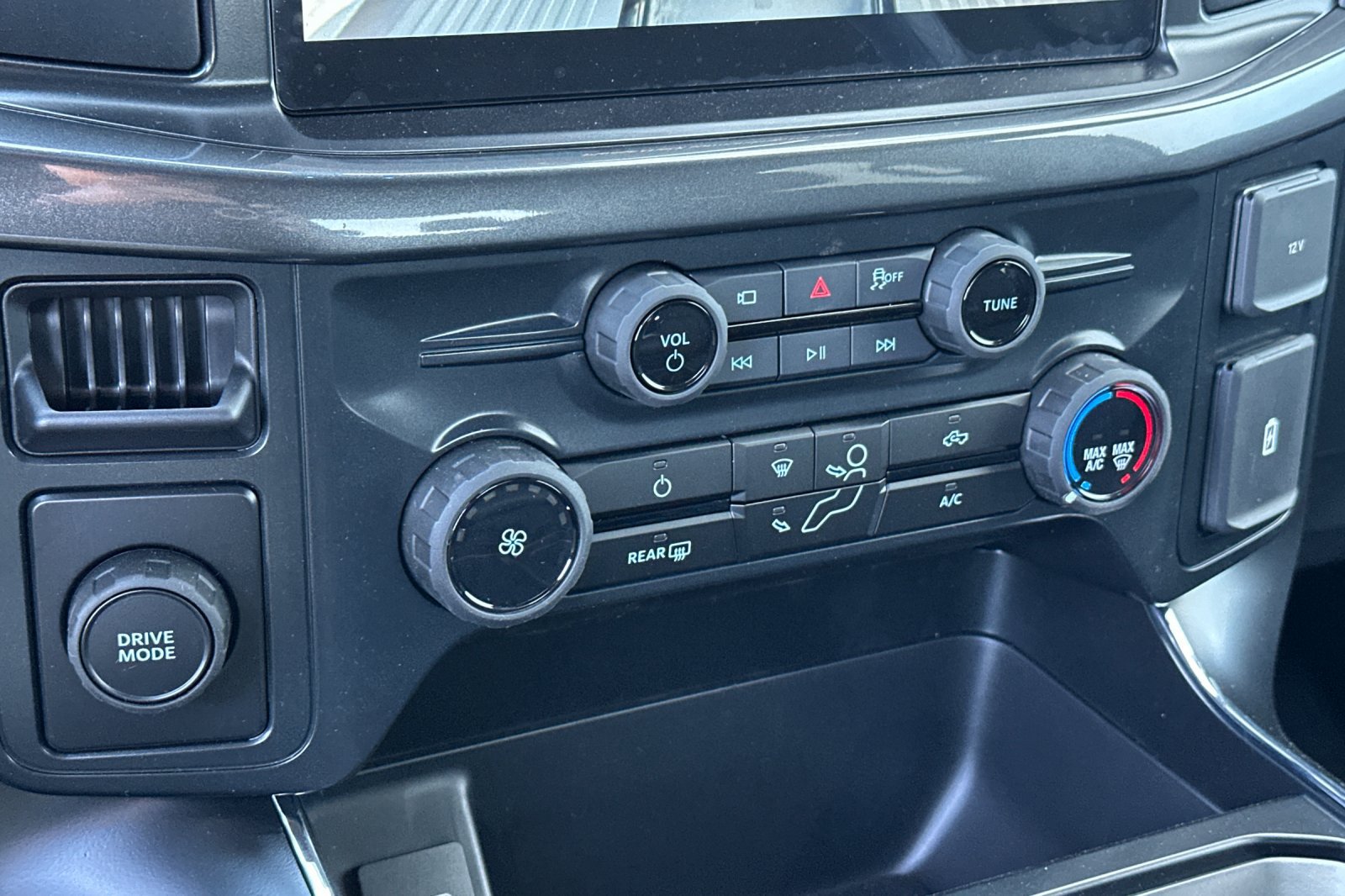 New 2026 Ford F150 STX w/ Equipment Group 200A RWD image 19