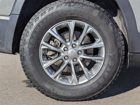 Used 2019 Jeep Cherokee Latitude Plus w/ Cold Weather Group image 46