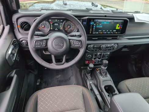 Certified 2026 Jeep Gladiator Mojave AWD/4WD image 23