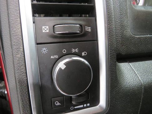 Used 2021 RAM 1500 Classic SLT RWD image 20