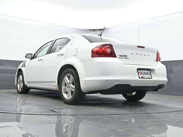 Used 2013 Dodge Avenger SXT FWD image 28