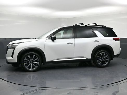 New 2026 Nissan Pathfinder Platinum w/ Lighting Package AWD/4WD image 2