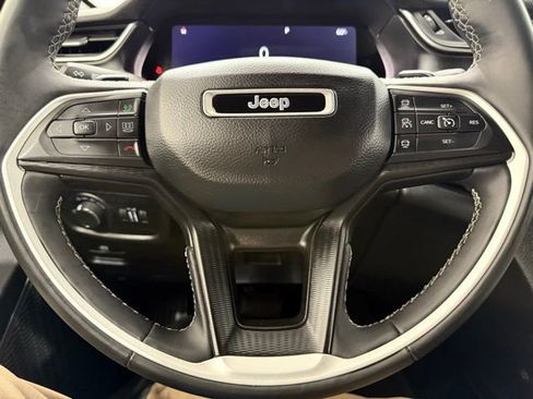 Used 2023 Jeep Grand Cherokee Altitude image 42