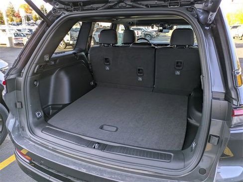 New 2025 Jeep Grand Cherokee Altitude image 26