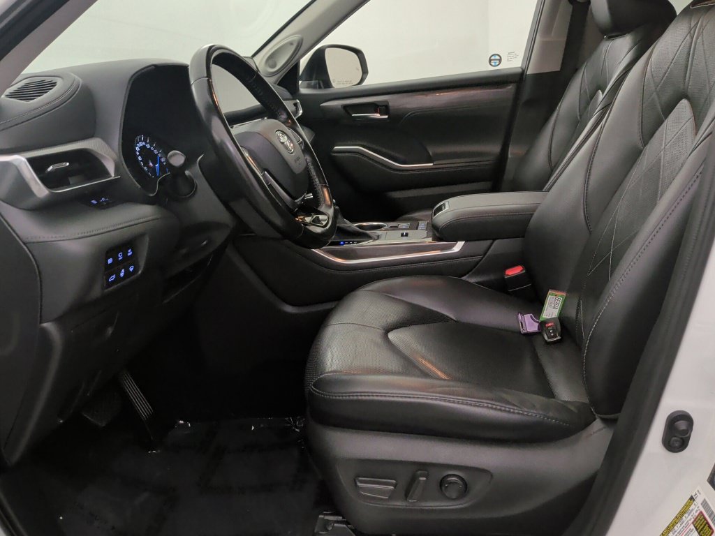Used 2021 Toyota Highlander Platinum AWD/4WD image 31