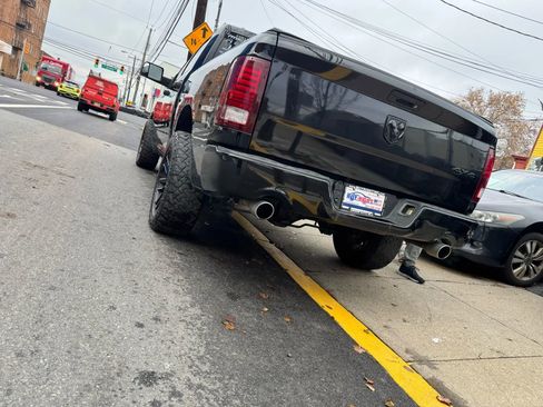 Used 2013 RAM 1500 Express image 9