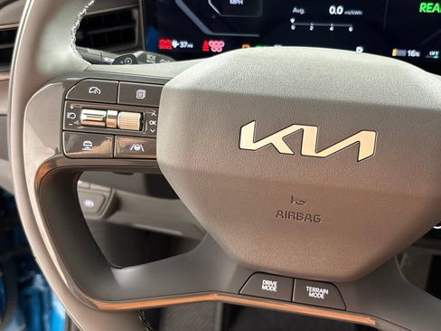 New 2026 Kia EV9 Wind AWD/4WD image 32