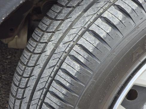 Used 2024 Honda CR-V LX image 9
