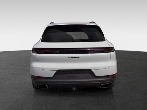 Used 2024 Porsche Cayenne image 8