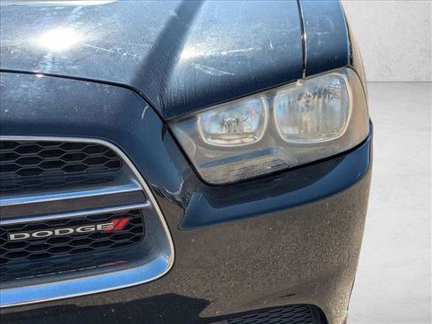 Used 2014 Dodge Charger SE image 9
