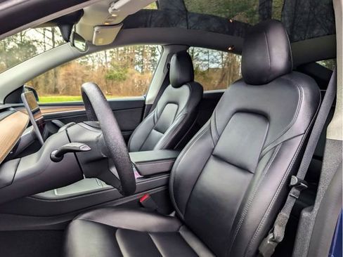 Used 2023 Tesla Model Y Performance AWD/4WD image 3