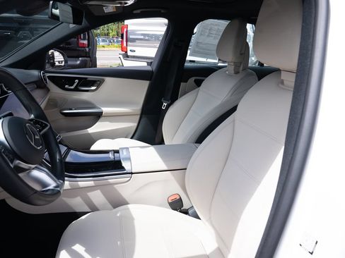 Used 2025 Mercedes-Benz C 300 4MATIC Sedan image 18