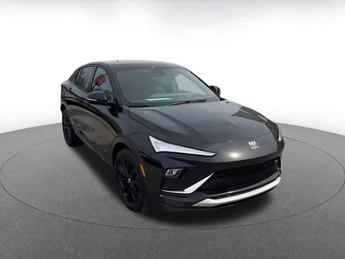 Used 2025 Buick Envista Sport Touring image 3