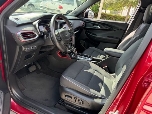 Used 2021 Chevrolet TrailBlazer RS w/ Sun and Liftgate Package FWD image 11
