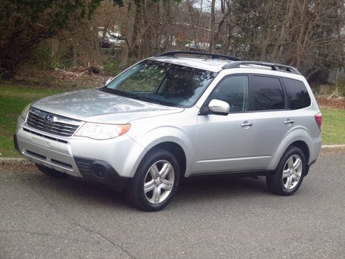 Used 2010 Subaru Forester 2.5X Premium image 26