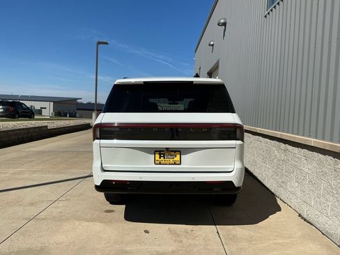Used 2025 Lincoln Navigator L Reserve AWD/4WD image 5