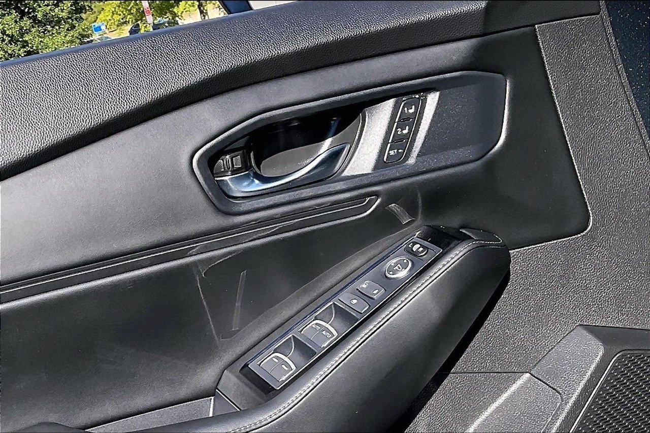 Used 2023 Honda Accord Touring image 27