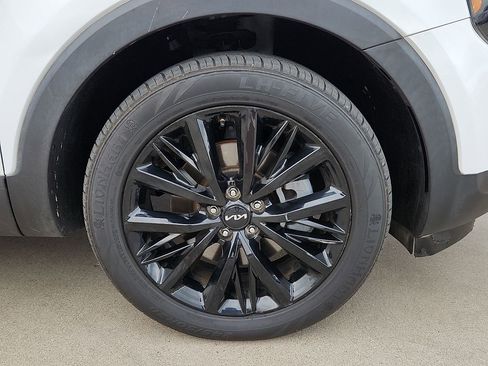 Used 2022 Kia Telluride SX w/ Towing Package image 6