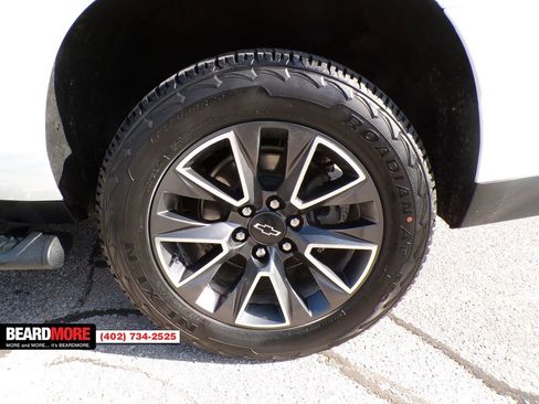 Used 2021 Chevrolet Suburban Z71 w/ Z71 Signature Package image 15