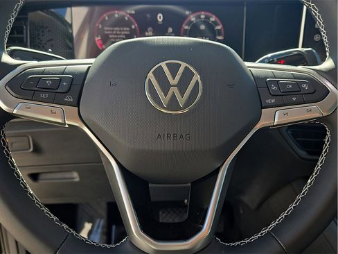 New 2026 Volkswagen Tiguan SE image 25