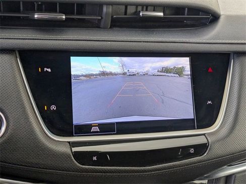 Used 2023 Cadillac XT6 Luxury image 27