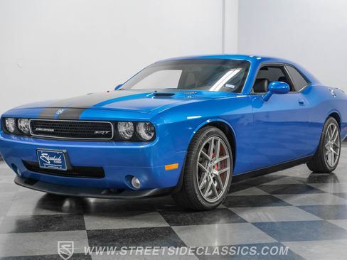 Used 2009 Dodge Challenger SRT8 w/ SRT Option Group II image 21