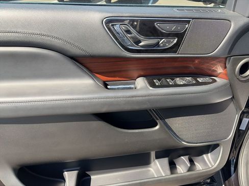 Used 2024 Lincoln Navigator Reserve AWD/4WD image 13