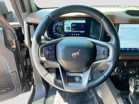 Used 2024 Ford Bronco Outer Banks AWD/4WD image 11