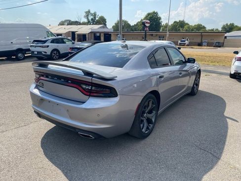 Used 2017 Dodge Charger SE w/ Popular Equipment Group image 6
