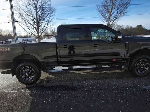 Used 2024 Ford F350 Lariat w/ Sport Appearance Package image 9