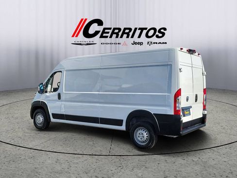 Used 2025 RAM ProMaster 2500 w/ Convenience Group FWD image 2
