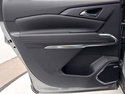 Used 2024 Chevrolet Traverse RS w/ LPO, Floor Liner Package image 31