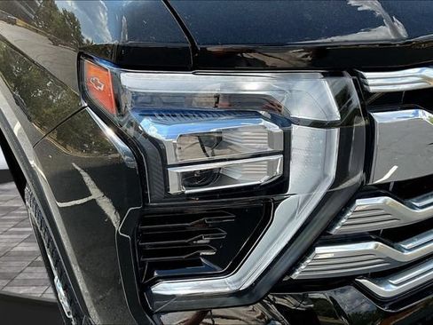 Used 2024 Chevrolet Silverado 2500 High Country w/ High Country Premium Package AWD/4WD image 32