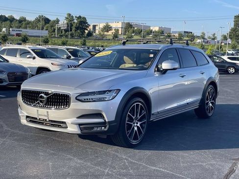 Used 2020 Volvo V90 T6 Cross Country AWD/4WD image 3