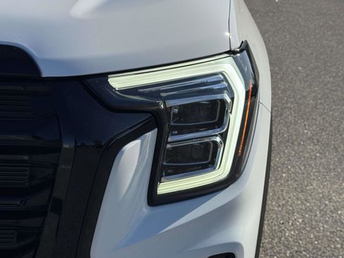 Used 2025 GMC Terrain Elevation w/ Black Edition image 6