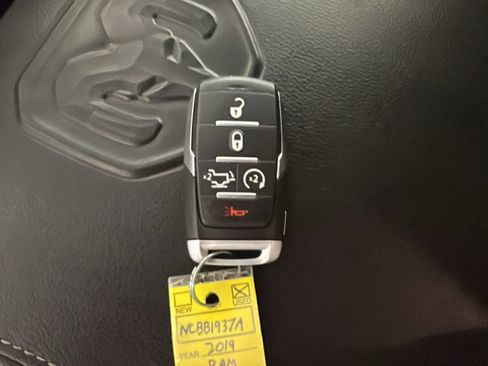 Used 2019 RAM 1500 Laramie AWD/4WD image 25