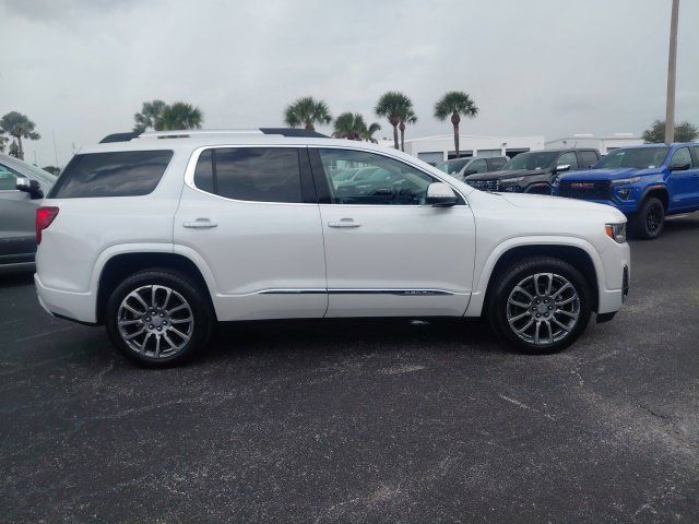 Used 2023 GMC Acadia Denali w/ Denali Ultimate Package FWD image 3