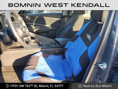 Used 2025 Hyundai Elantra SE image 20